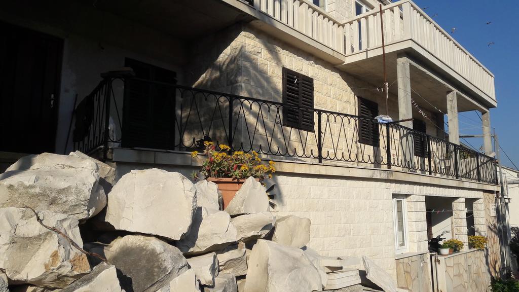 Apartments Nikola Pucisca Kültér fotó