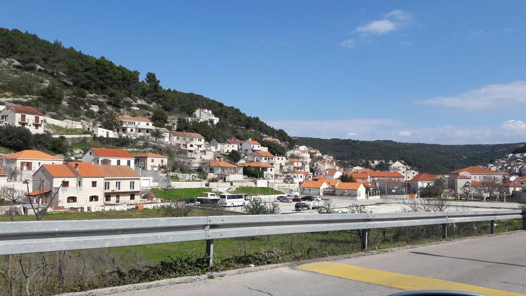 Apartments Nikola Pucisca Kültér fotó