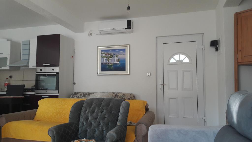 Apartments Nikola Pucisca Kültér fotó